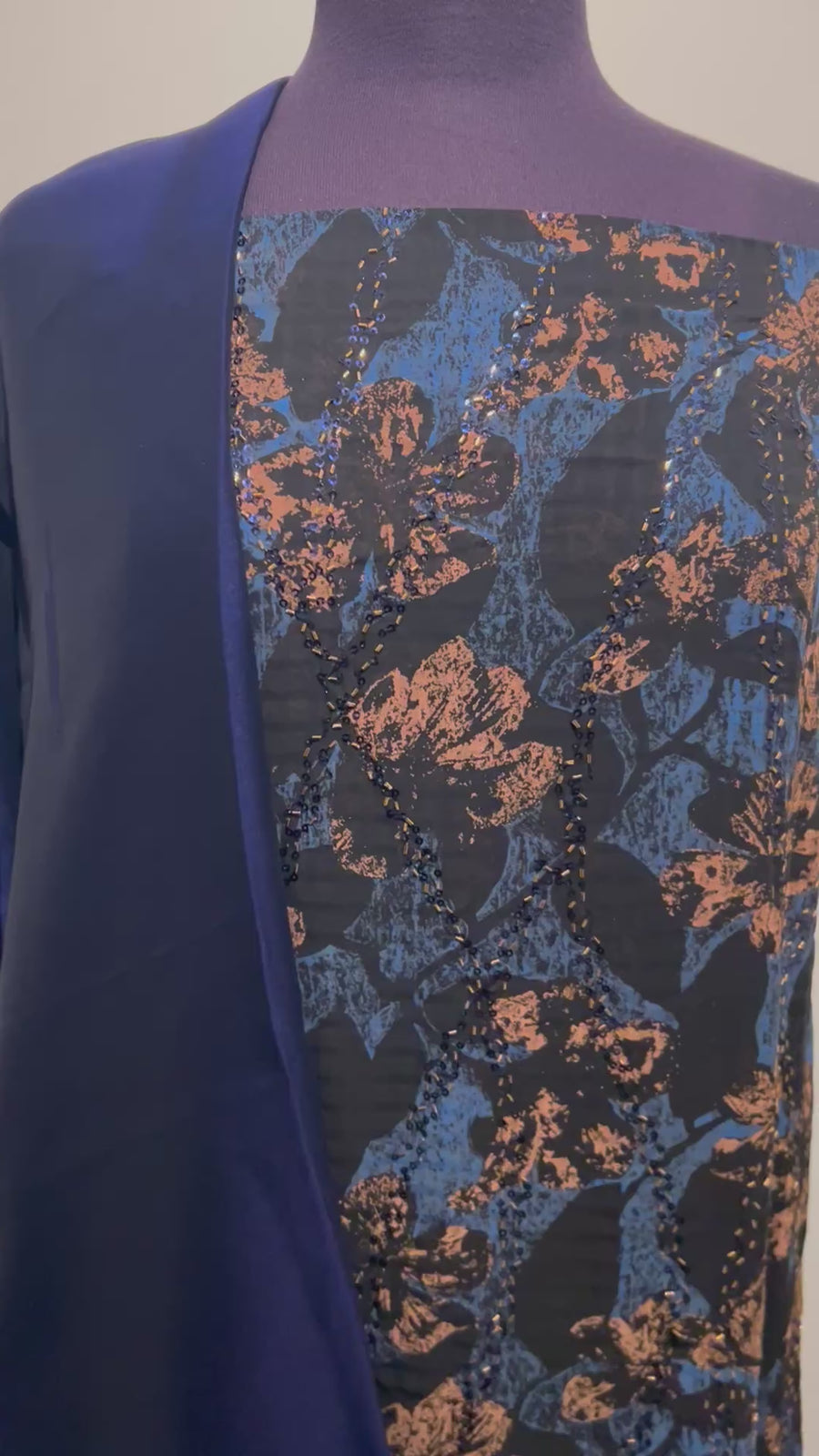LIMITED EDITION                                      Navy Bleu