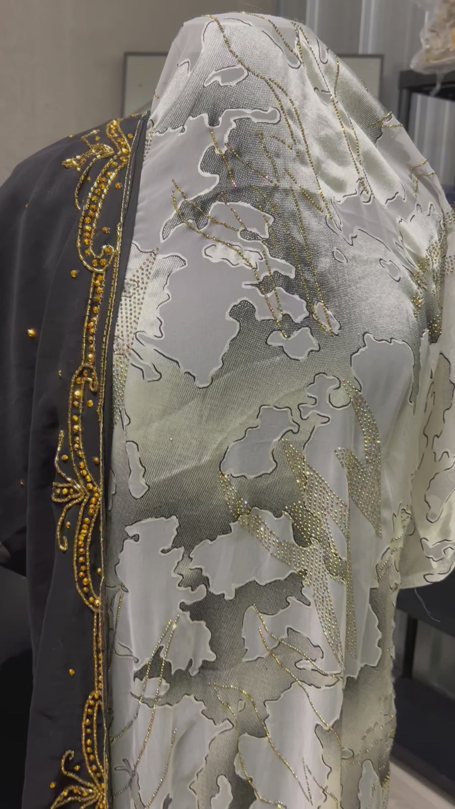 LIMITED EDITION (silk harir)                   Blanco Black