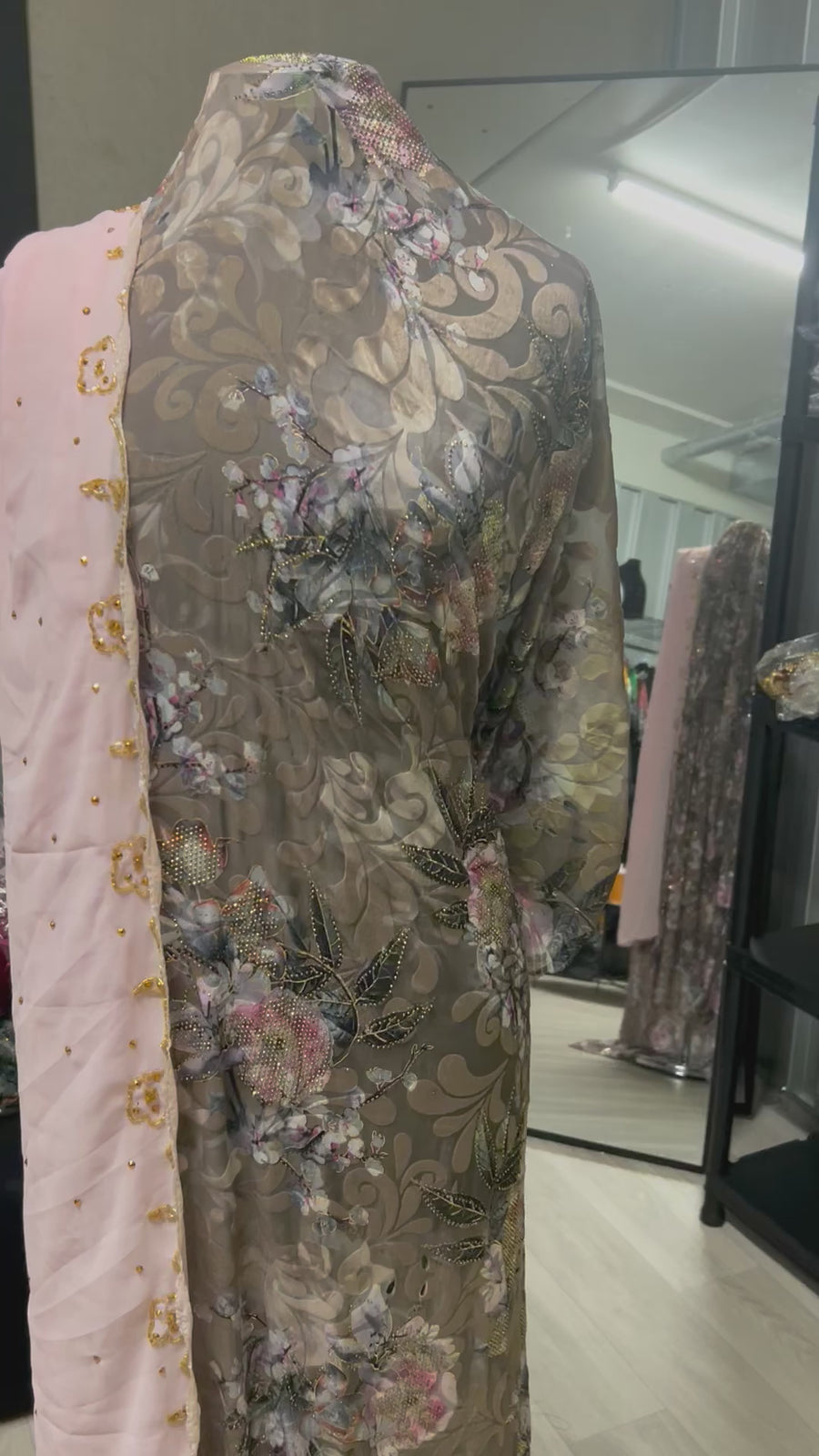 LIMITED EDITION (Maqbal-Silk) Golden Flower Heaven